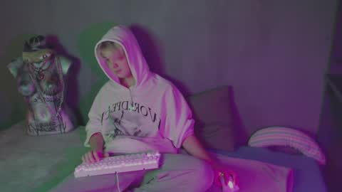 Snapshot of mrleopardick chatting on 12-28-24, 10:55 mr leo online show from 12-28-24, 10:55