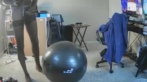 Snapshot of mrlonge1 chatting on 05-03-26, 02:45 Longbi1 online show from 05-03-26, 02:45