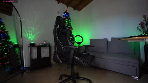 Luis    Instagram   online show from 12-24-24, 06:06