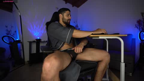 Luis    Instagram   online show from 01-07-25, 11:24