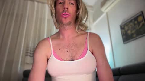 TaleOfLaura online show from 04-10-26, 10:25