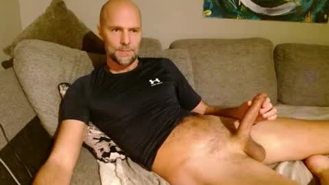 Snapshot of mrpornstar33 chatting on 12-17-25, 05:41 Twinsoulsex online show from 12-17-25, 05:41