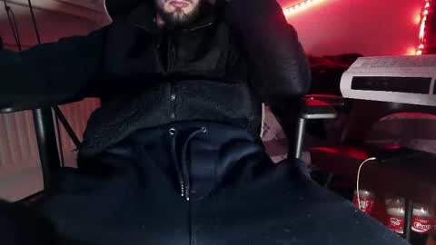 Snapshot of mrrogu3 chatting on 12-18-25, 08:31 MrRogue online show from 12-18-25, 08:31