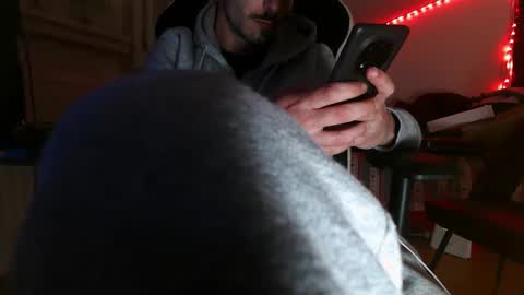 Snapshot of mrrogu3 chatting on 04-22-26, 10:33 MrRogue online show from 04-22-26, 10:33