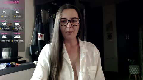 Snapshot of mrs__le chatting on 01-04-25, 05:26 Lara online show from 01-04-25, 05:26