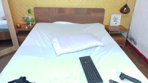 mrs_buttocks online show from 01-08-25, 05:26