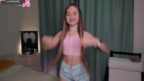 Snapshot of mrs_youwant chatting on 11-22-25, 10:31 Mia online show from 11-22-25, 10:31