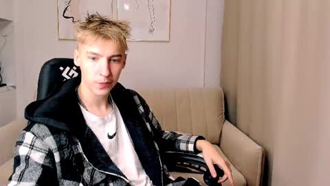 Snapshot of mrsexycum4u chatting on 10-23-25, 10:58 Adam online show from 10-23-25, 10:58