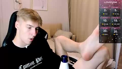 Snapshot of mrsexycum4u chatting on 10-27-25, 09:46 Adam online show from 10-27-25, 09:46