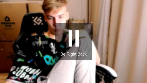 Snapshot of mrsexycum4u chatting on 11-25-25, 12:21 Adam online show from 11-25-25, 12:21