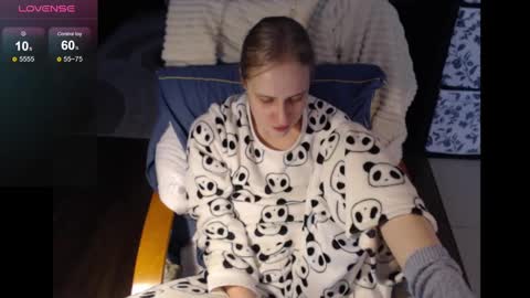 Snapshot of mrsluck chatting on 01-24-25, 08:34 Sasha online show from 01-24-25, 08:34