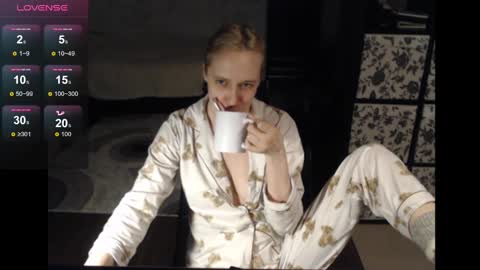 Snapshot of mrsluck chatting on 02-17-25, 01:47 Sasha online show from 02-17-25, 01:47