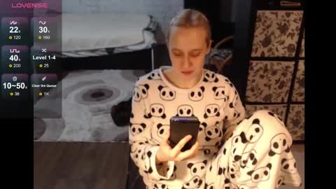 Snapshot of mrsluck chatting on 02-23-25, 07:07 Sasha online show from 02-23-25, 07:07