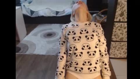 Snapshot of mrsluck chatting on 10-18-25, 05:57 Sasha online show from 10-18-25, 05:57