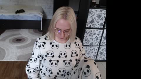 Snapshot of mrsluck chatting on 04-26-26, 08:23 Sasha online show from 04-26-26, 08:23