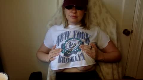 MrsPrissXO online show from 04-30-26, 12:00