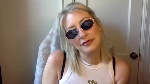 MrsPrissXO online show from 05-04-26, 12:34