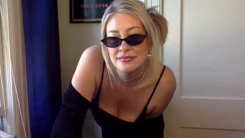 MrsPrissXO online show from 05-13-26, 02:36