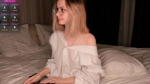 Snapshot of ms_elizabethqueen chatting on 12-08-24, 06:06 Elizabeth online show from 12-08-24, 06:06