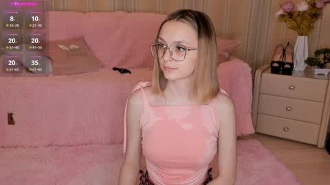 Snapshot of ms_elizabethqueen chatting on 12-22-24, 06:48 Elizabeth online show from 12-22-24, 06:48