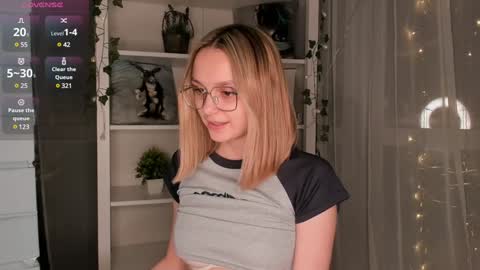 Snapshot of ms_elizabethqueen chatting on 01-27-25, 09:22 Elizabeth online show from 01-27-25, 09:22