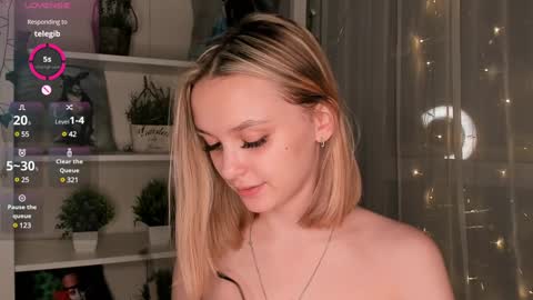 Snapshot of ms_elizabethqueen chatting on 01-31-25, 08:54 Elizabeth online show from 01-31-25, 08:54