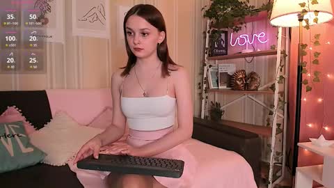 Snapshot of ms_elizabethqueen chatting on 10-07-25, 12:35 Elizabeth online show from 10-07-25, 12:35