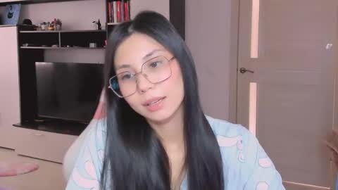 ms_emily_ online show from 04-18-26, 09:24