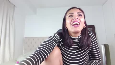 Snapshot of ms_freya chatting on 07-22-26, 01:41 Freya online show from 07-22-26, 01:41
