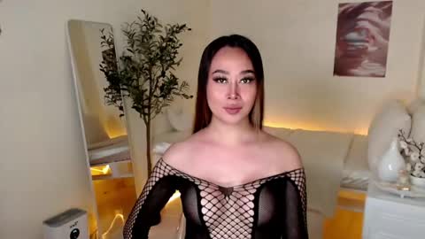 Snapshot of ms_lhaydeebunny chatting on 05-17-26, 01:18 Evon online show from 05-17-26, 01:18