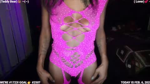 Snapshot of ms_waterworks chatting on 02-07-25, 04:27 DaPussyFairy online show from 02-07-25, 04:27