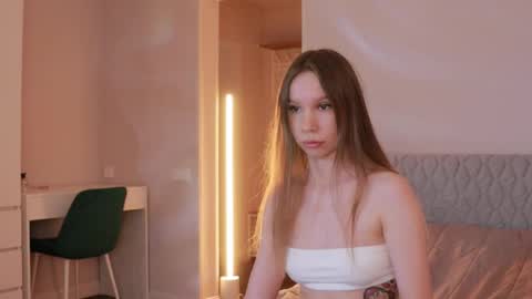 Snapshot of msaura chatting on 10-17-25, 07:11 Svetlana  online show from 10-17-25, 07:11