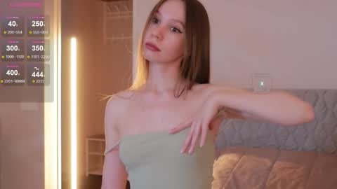 Snapshot of msaura chatting on 10-23-25, 05:29 Svetlana  online show from 10-23-25, 05:29