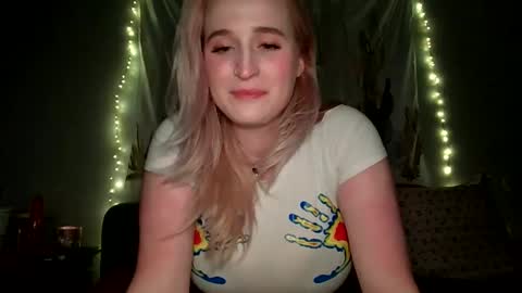 Snapshot of msclairewhatever chatting on 01-09-26, 01:08 msclairewhatever online show from 01-09-26, 01:08