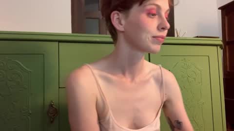 Snapshot of msprissylynx chatting on 10-06-25, 01:14 Adela Rose  MsPrissyLynx online show from 10-06-25, 01:14
