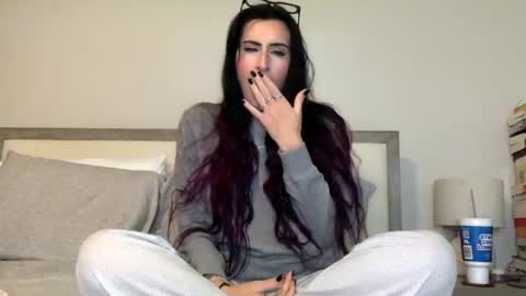 Snapshot of msrubyhayes chatting on 07-08-26, 04:33 Ruby online show from 07-08-26, 04:33
