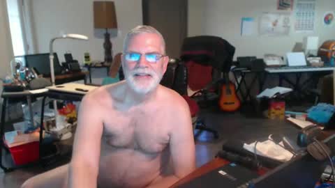 Snapshot of mt2much chatting on 02-02-25, 11:00 mt2much online show from 02-02-25, 11:00