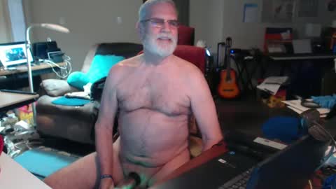 Snapshot of mt2much chatting on 02-19-25, 11:36 mt2much online show from 02-19-25, 11:36