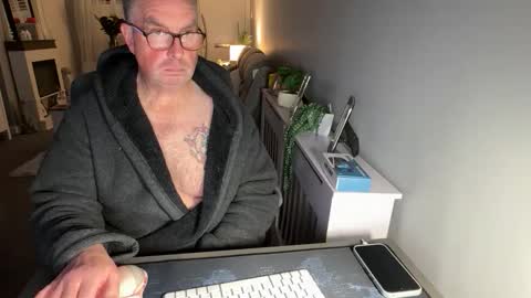 Snapshot of mtb1697 chatting on 11-26-25, 11:39 mtb1697 online show from 11-26-25, 11:39