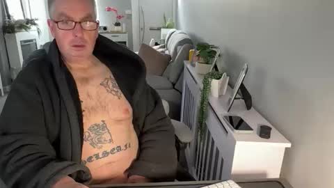 Snapshot of mtb1697 chatting on 12-05-25, 12:25 mtb1697 online show from 12-05-25, 12:25