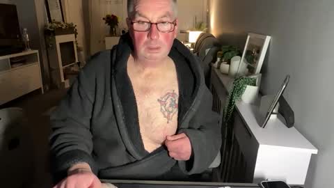 Snapshot of mtb1697 chatting on 02-10-26, 12:04 mtb1697 online show from 02-10-26, 12:04