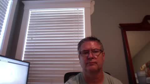 Snapshot of mtbrdr73 chatting on 10-31-25, 08:54 mtbrdr73 online show from 10-31-25, 08:54