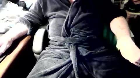 Snapshot of mthergoose chatting on 04-03-26, 03:04 Goose online show from 04-03-26, 03:04