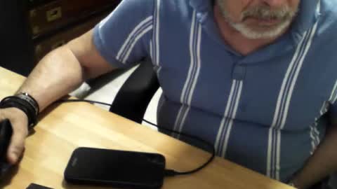 Snapshot of mtwpaul chatting on 05-25-26, 01:39 mtwpaul online show from 05-25-26, 01:39