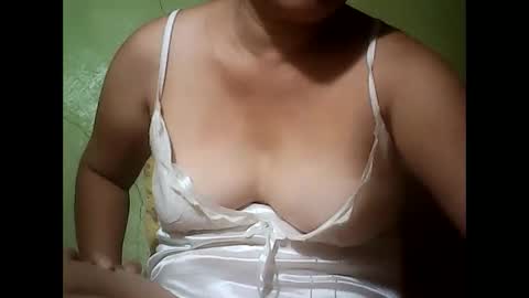 Snapshot of muffy_bunny chatting on 02-08-25, 07:05 muffy_bunny online show from 02-08-25, 07:05