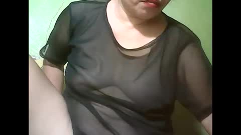 Snapshot of muffy_bunny chatting on 02-16-25, 06:43 muffy_bunny online show from 02-16-25, 06:43