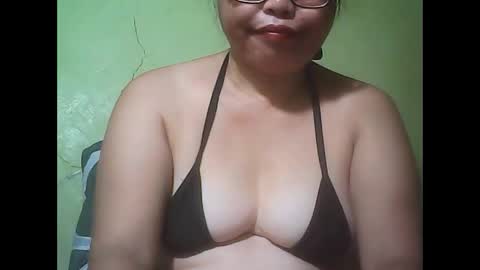 Snapshot of muffy_bunny chatting on 09-15-25, 08:36 muffy_bunny online show from 09-15-25, 08:36