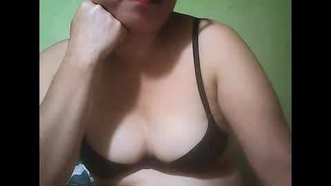 Snapshot of muffy_bunny chatting on 09-18-25, 07:16 muffy_bunny online show from 09-18-25, 07:16
