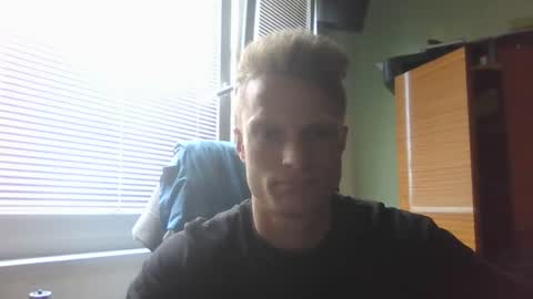 Snapshot of mugis420 chatting on 06-19-26, 07:34 mugis420 online show from 06-19-26, 07:34