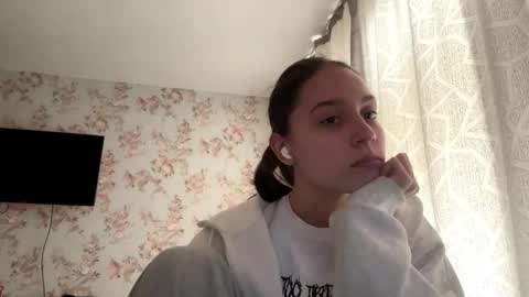 Tia online show from 04-22-26, 06:49